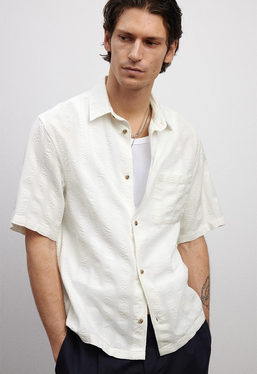 H&M - Regular fit textured short-sleeved shirt - cream