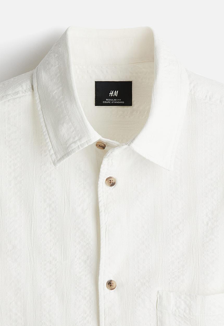 H&M - Regular fit textured short-sleeved shirt - cream