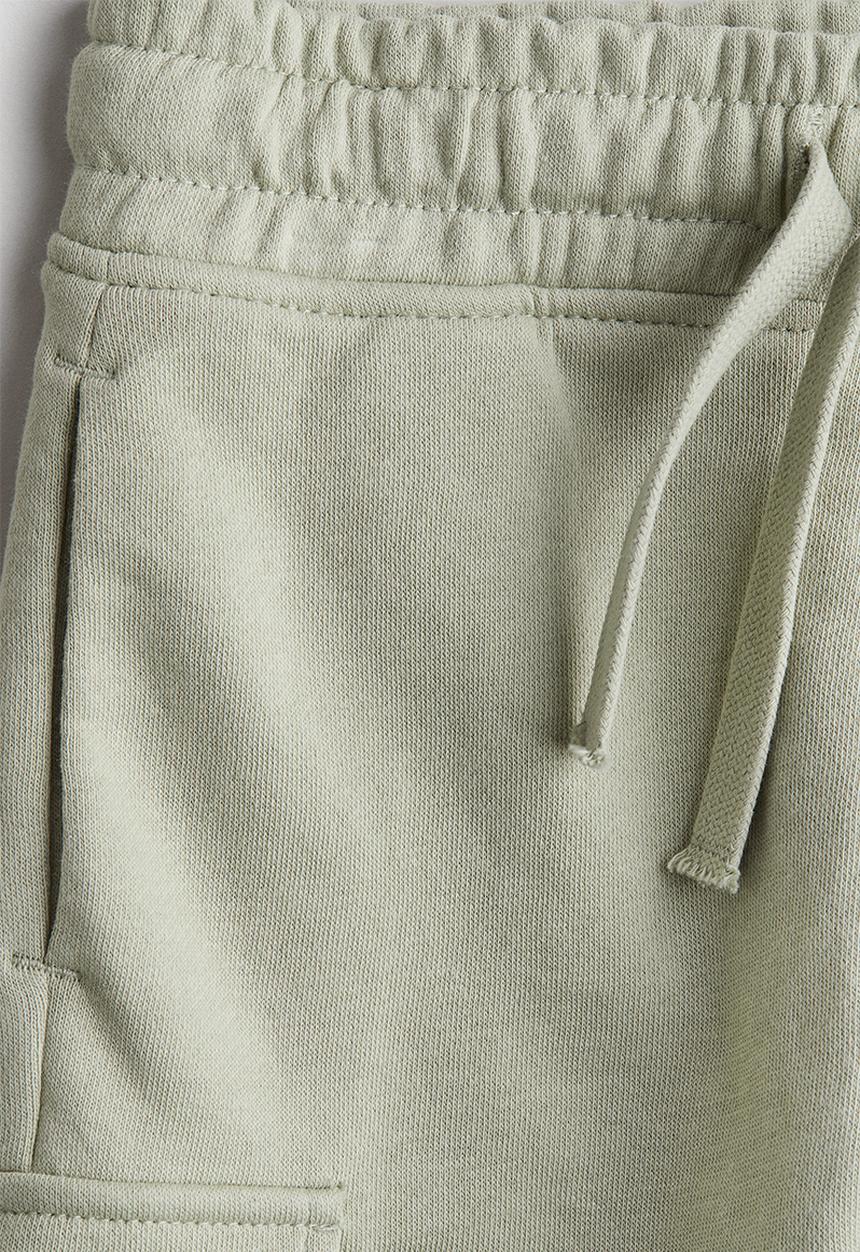 H&M - Sweatshirt cargo shorts - light green