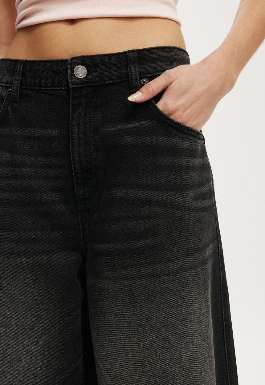 Cotton On - 91 Baggy Denim Jort/Y2K - Washed Black