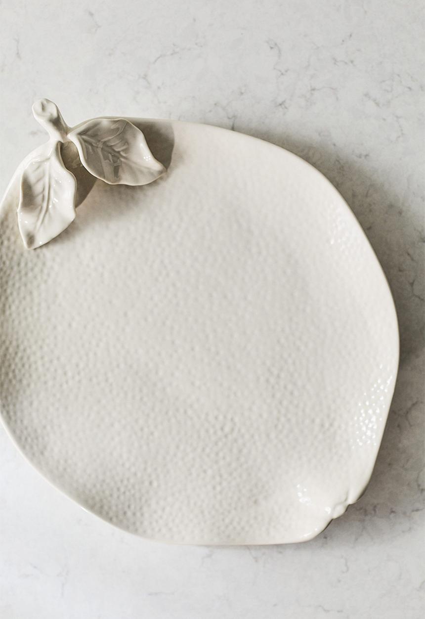 H&M - Lemon-shaped stoneware serving plate - light beige