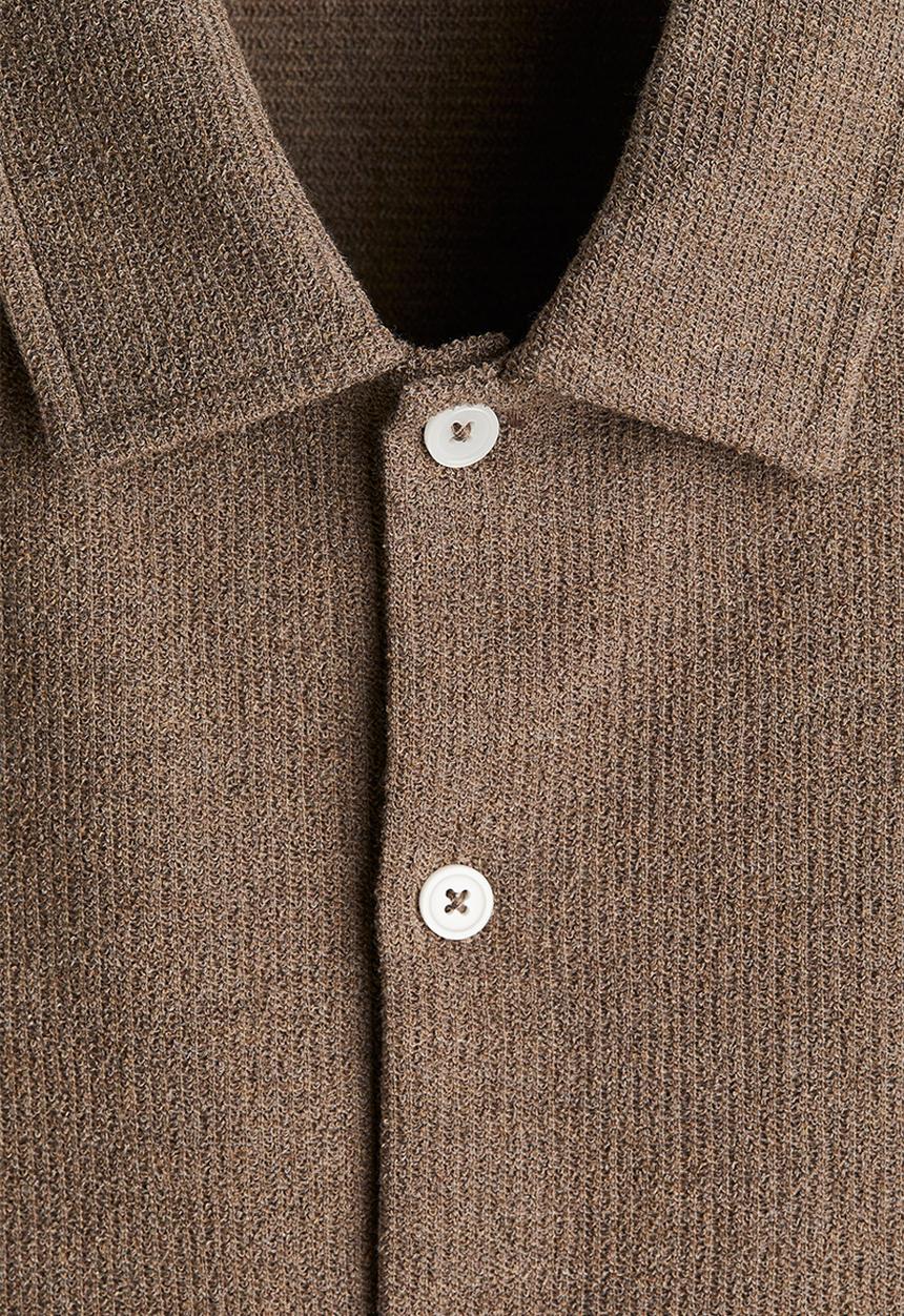 H&M - Regular fit short-sleeved jersey shirt - brown