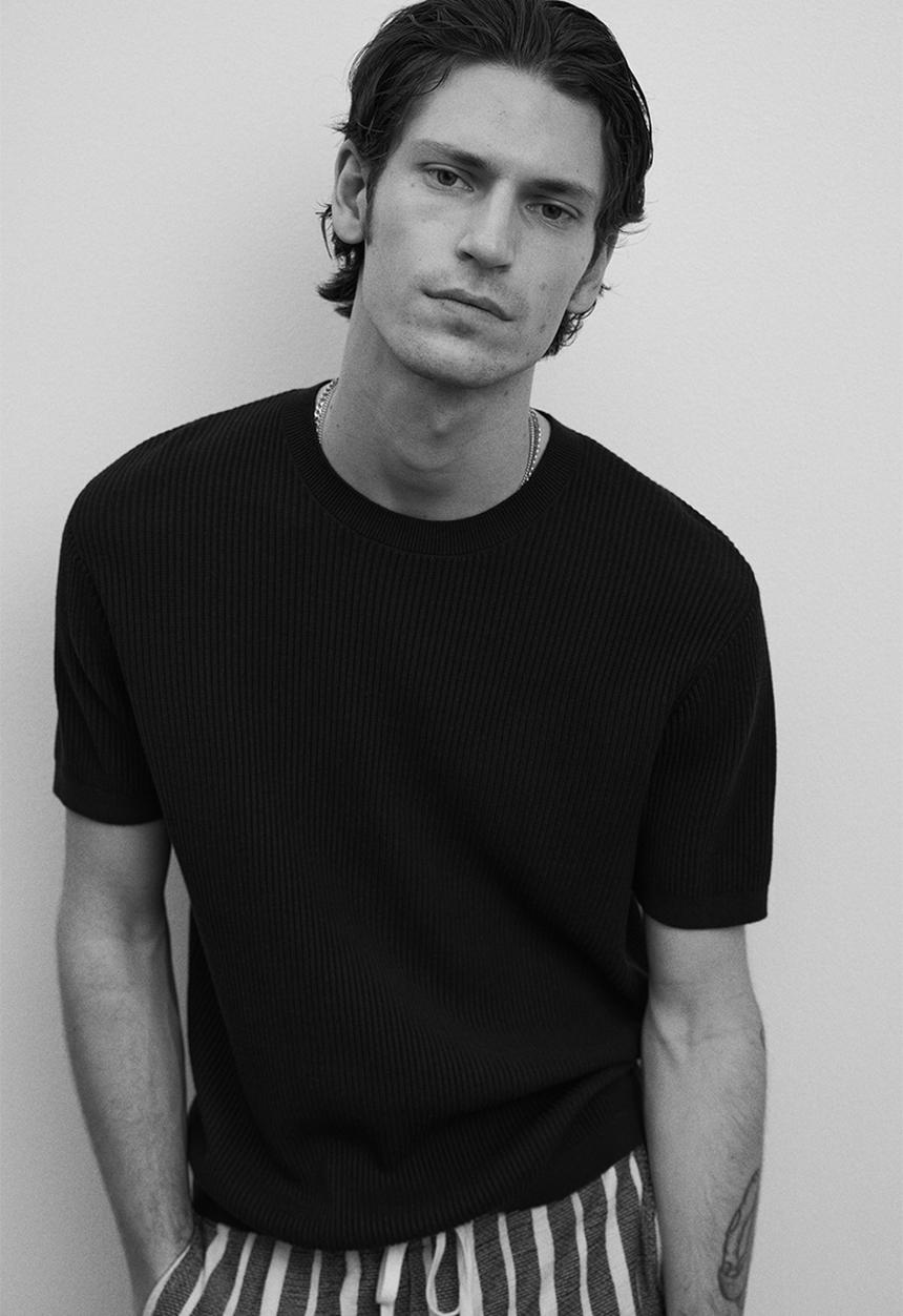 H&M - Regular fit rib-knit t-shirt - black
