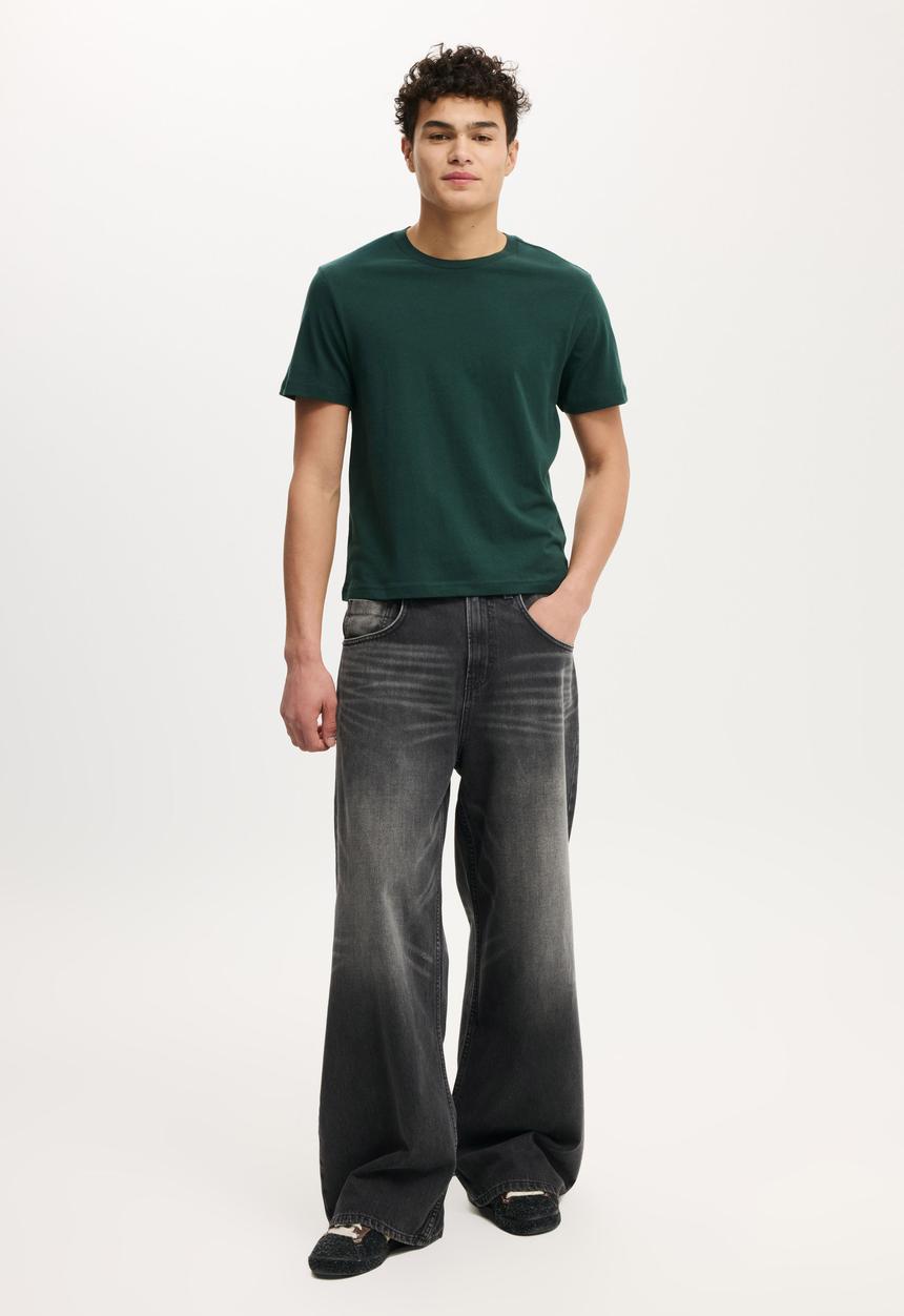 Cotton On - Classic fit T-shirt - pineneedle green