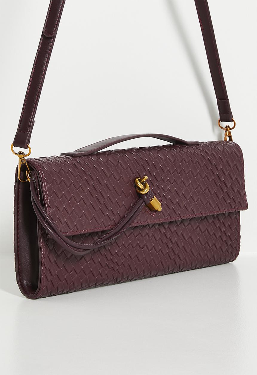 Tessa Design - Woven textured clutch bag with clasp - maroon