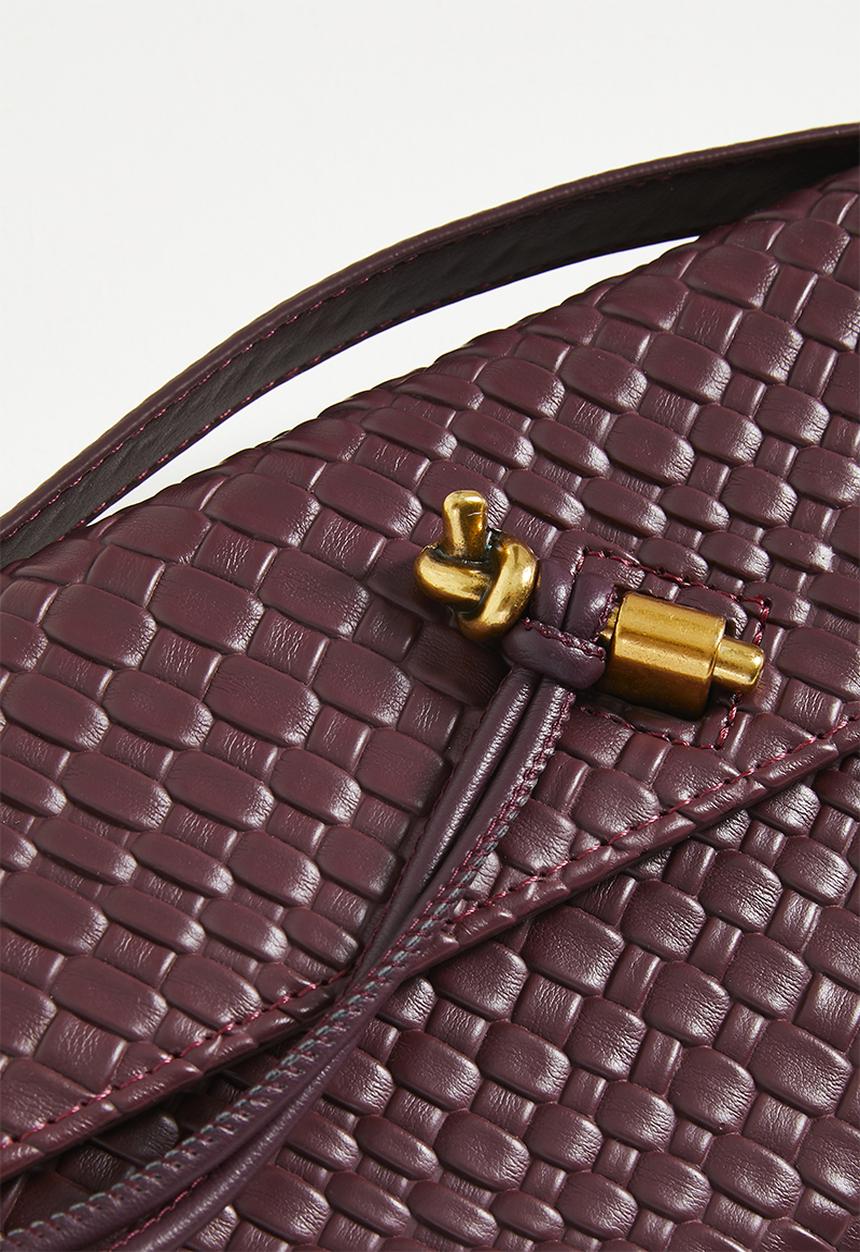 Tessa Design - Woven textured clutch bag with clasp - maroon