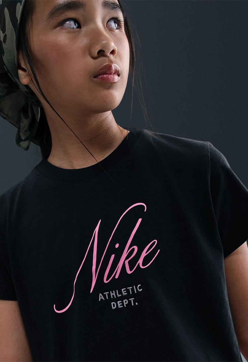 Nike - Girls Nike Sportswear Tee - Black