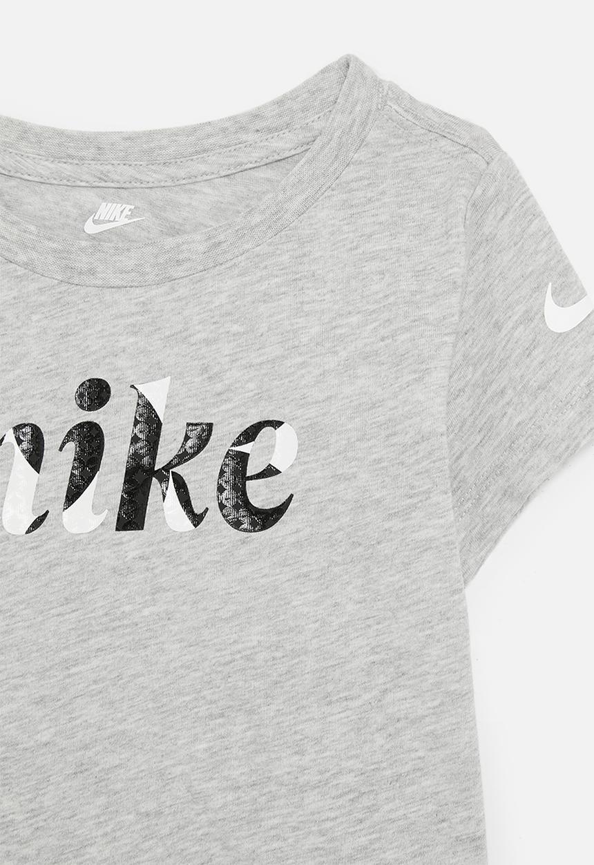 Nike - Nkg essentials tcoe tee - light smoke gray heather