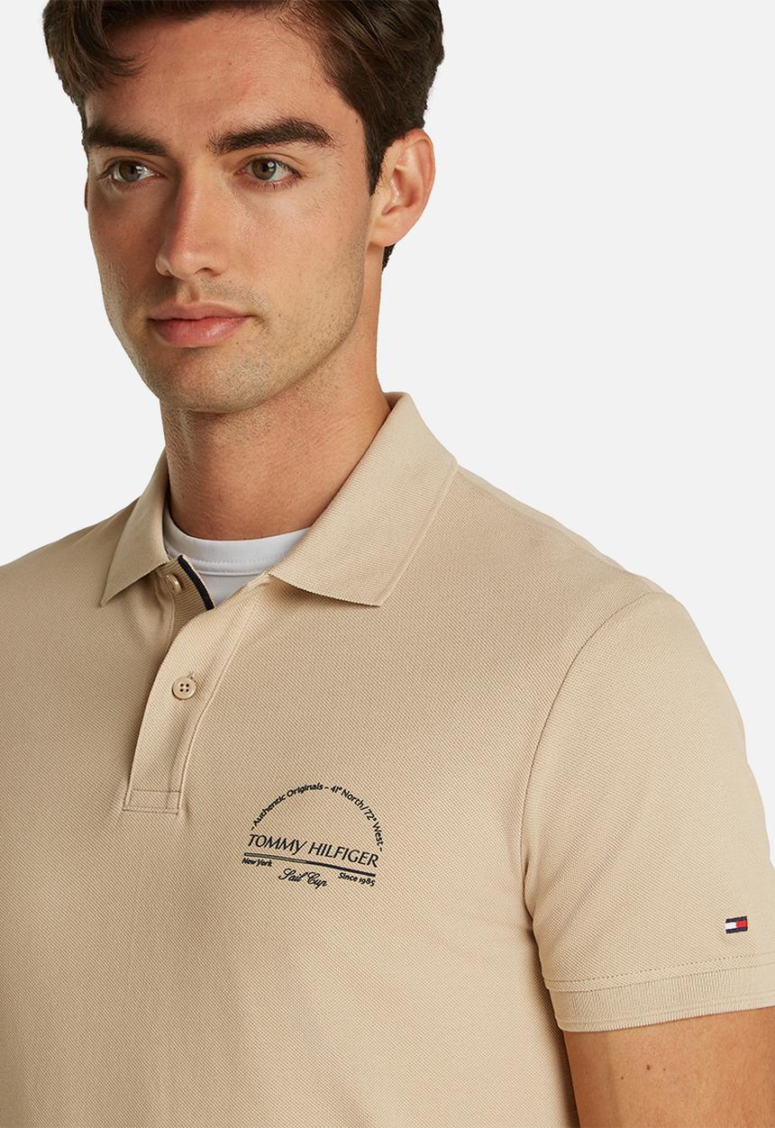 Tommy Hilfiger - Arch Graphic Reg Polo - Sandalwood