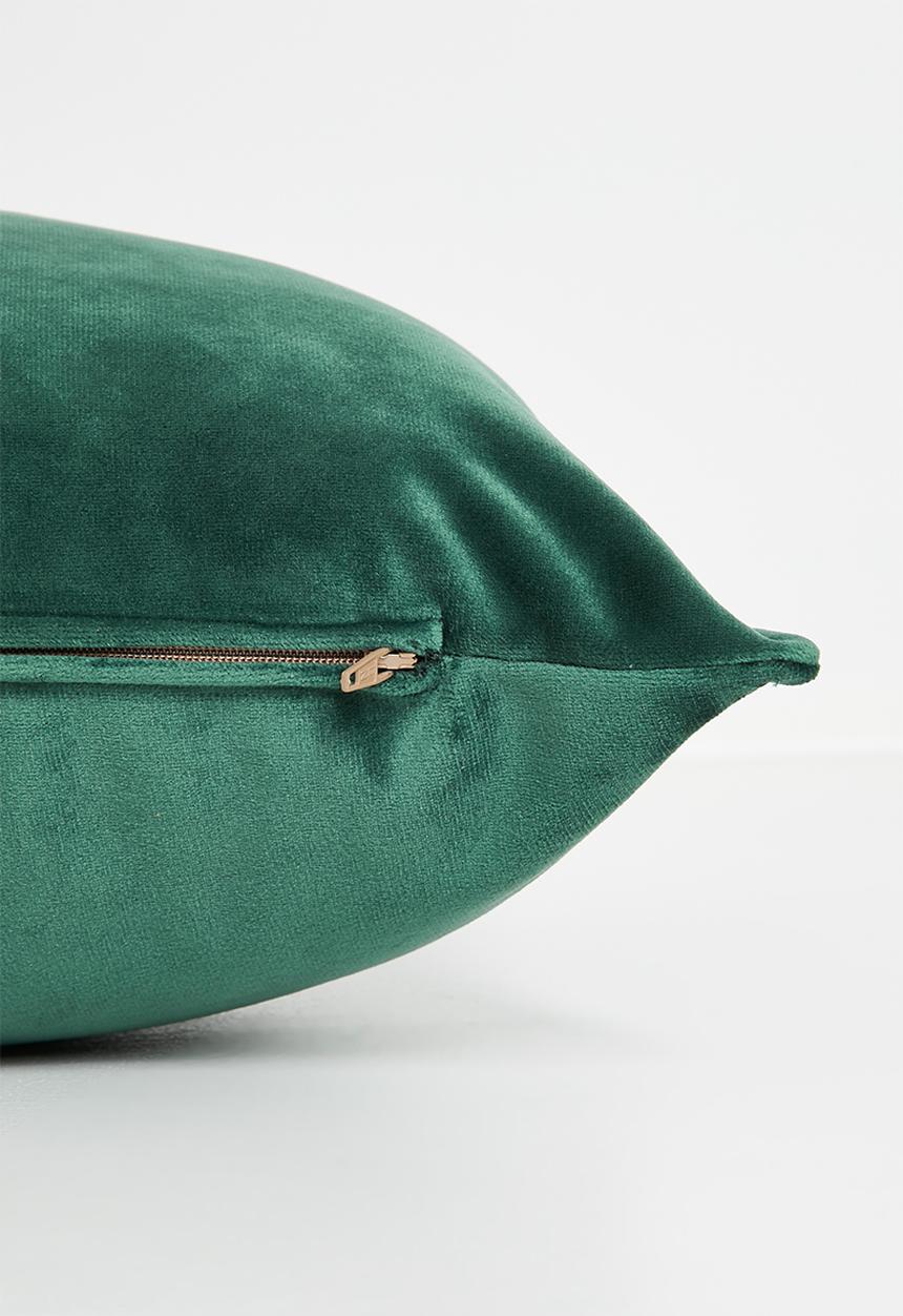 Grey Gardens - Rema velvet cushion cover - Green