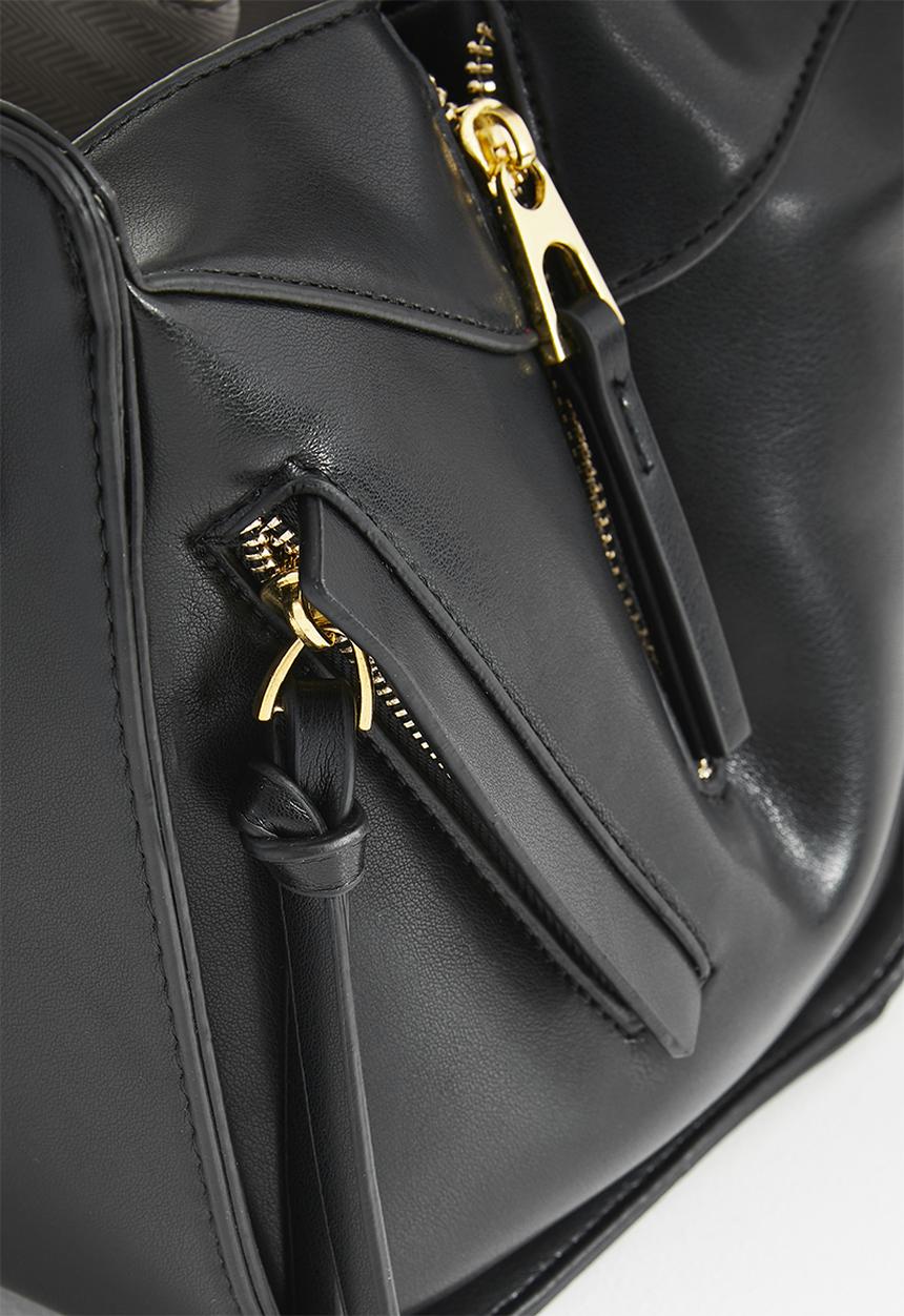 Tessa Design - Structured cross body bag with zip detail-black