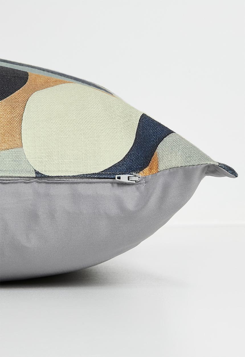 Grey Gardens - Matisse cushion cover  -  Blue