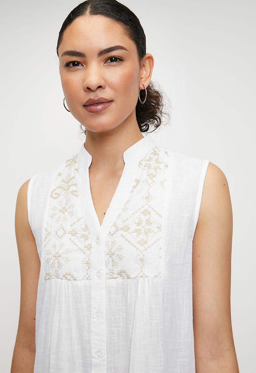 Izabel London - S/less Key Hole Tiered Mini Dress with embroidery - Off White
