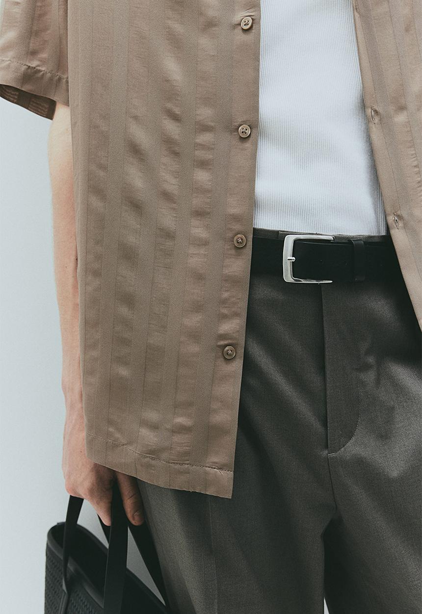 H&M - Regular fit textured-weave resort shirt - dark beige