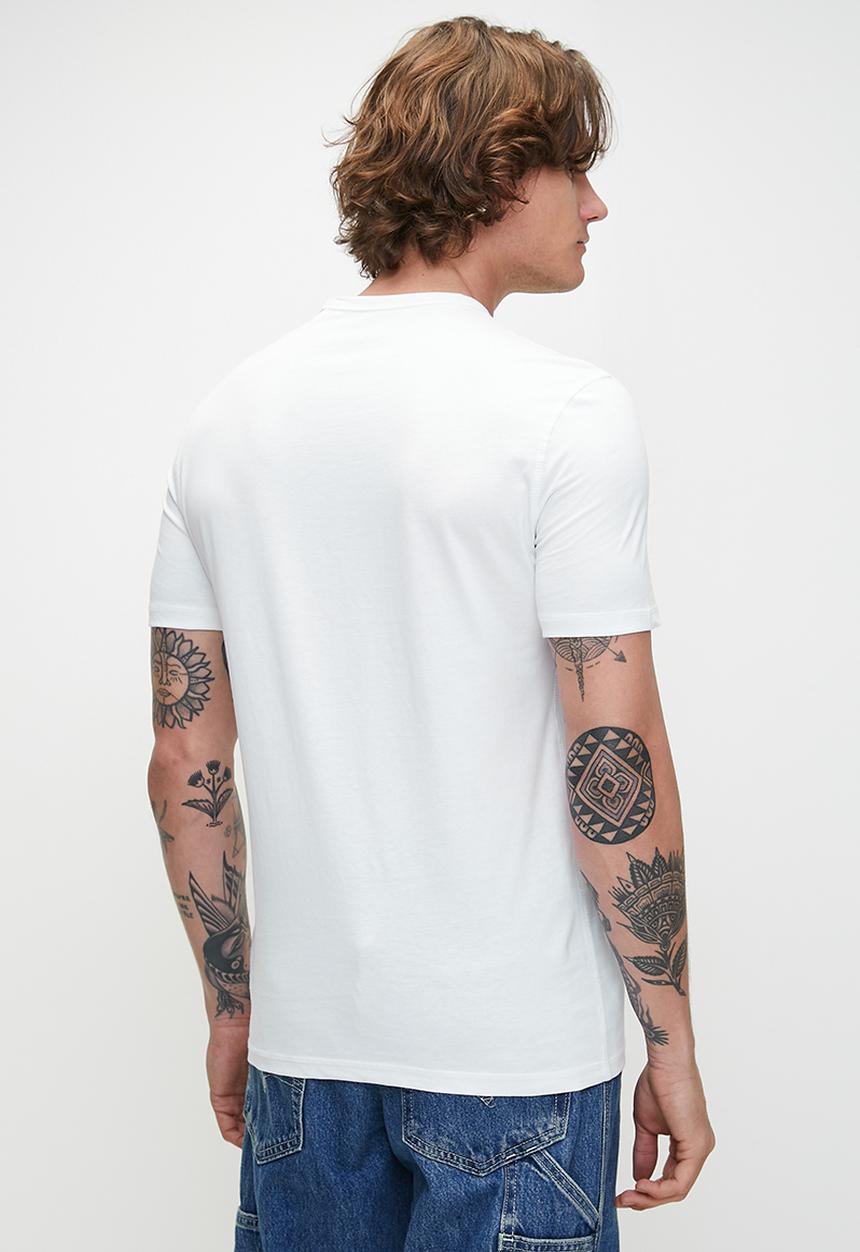 GUESS - Short sleeve Cn Guess Logo Tee - Pure White