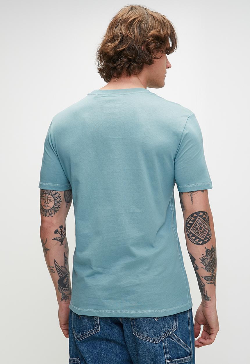 GUESS - Short sleeve Bsc Guess Stack Tee - Honest Blue Multi