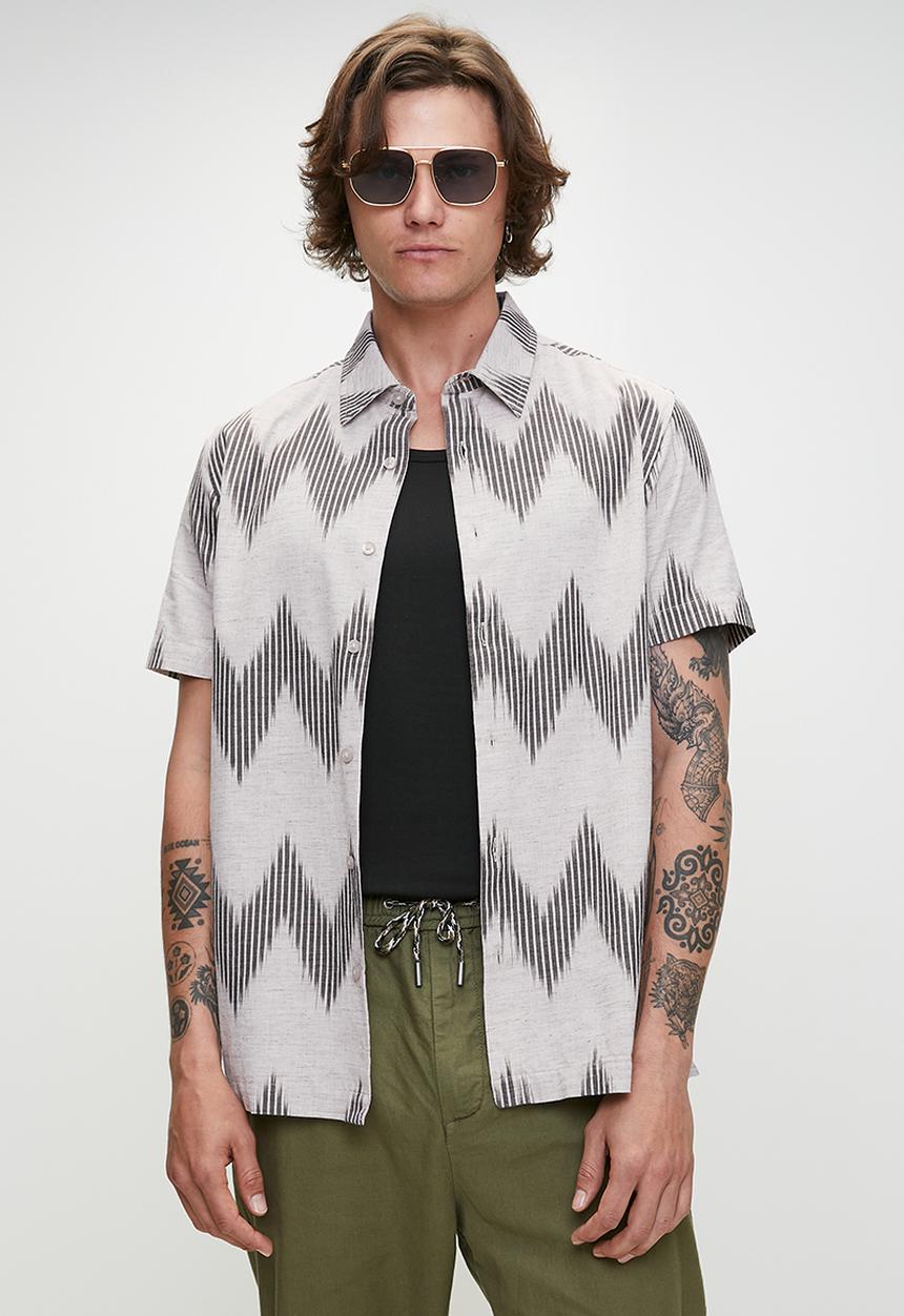 GUESS - Short sleeve Herschel Slub Shirt - Geo Stripe