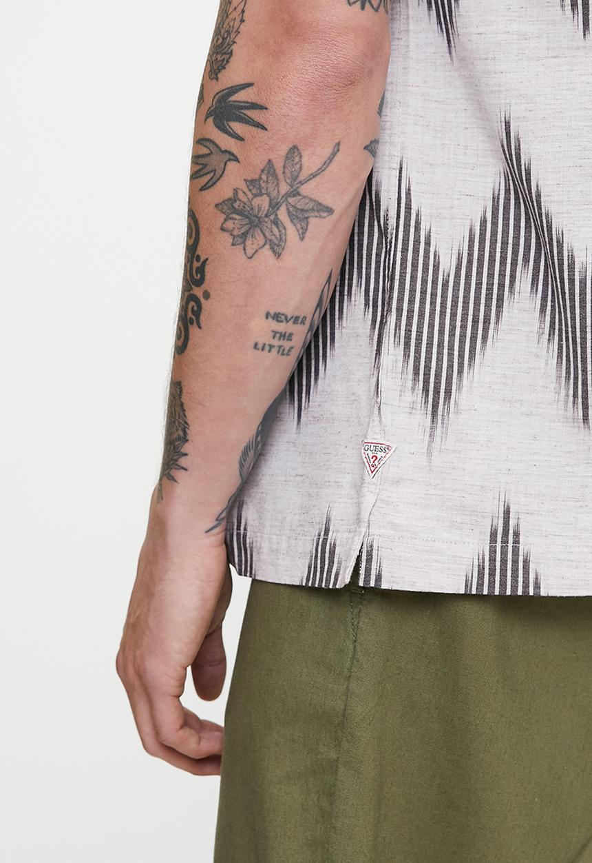 GUESS - Short sleeve Herschel Slub Shirt - Geo Stripe