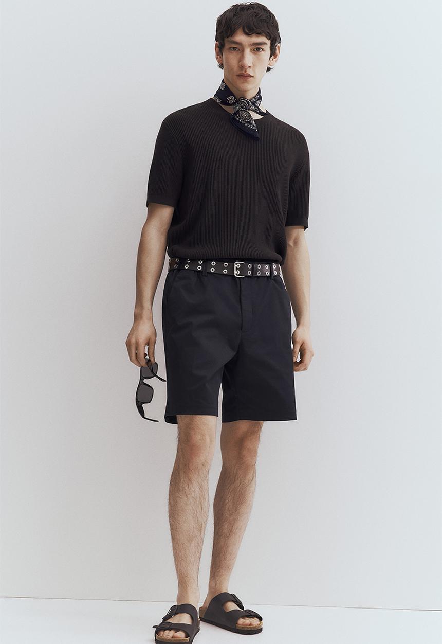 H&M - Regular fit chino shorts - black