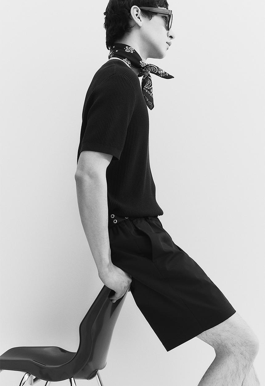 H&M - Regular fit chino shorts - black