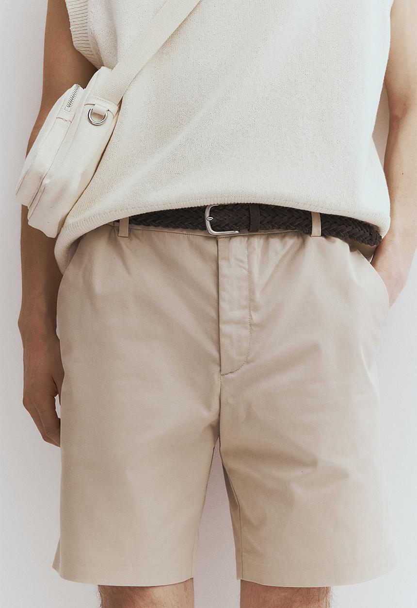 H&M - Regular fit chino shorts - light beige 