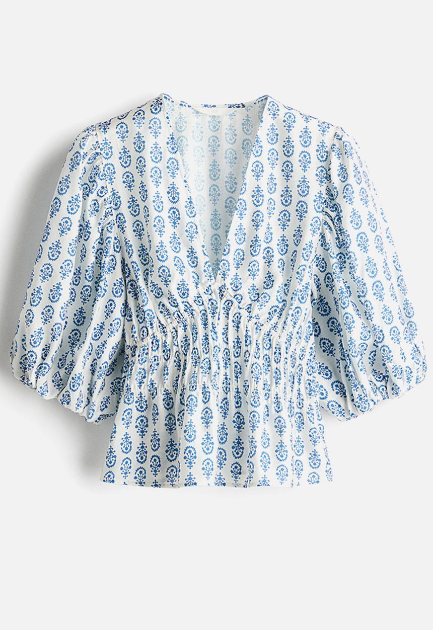 H&M - V-neck blouse - white & blue patterned
