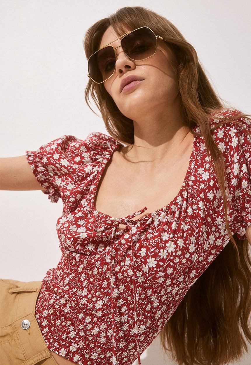 H&M - Smocked viscose blouse - red floral