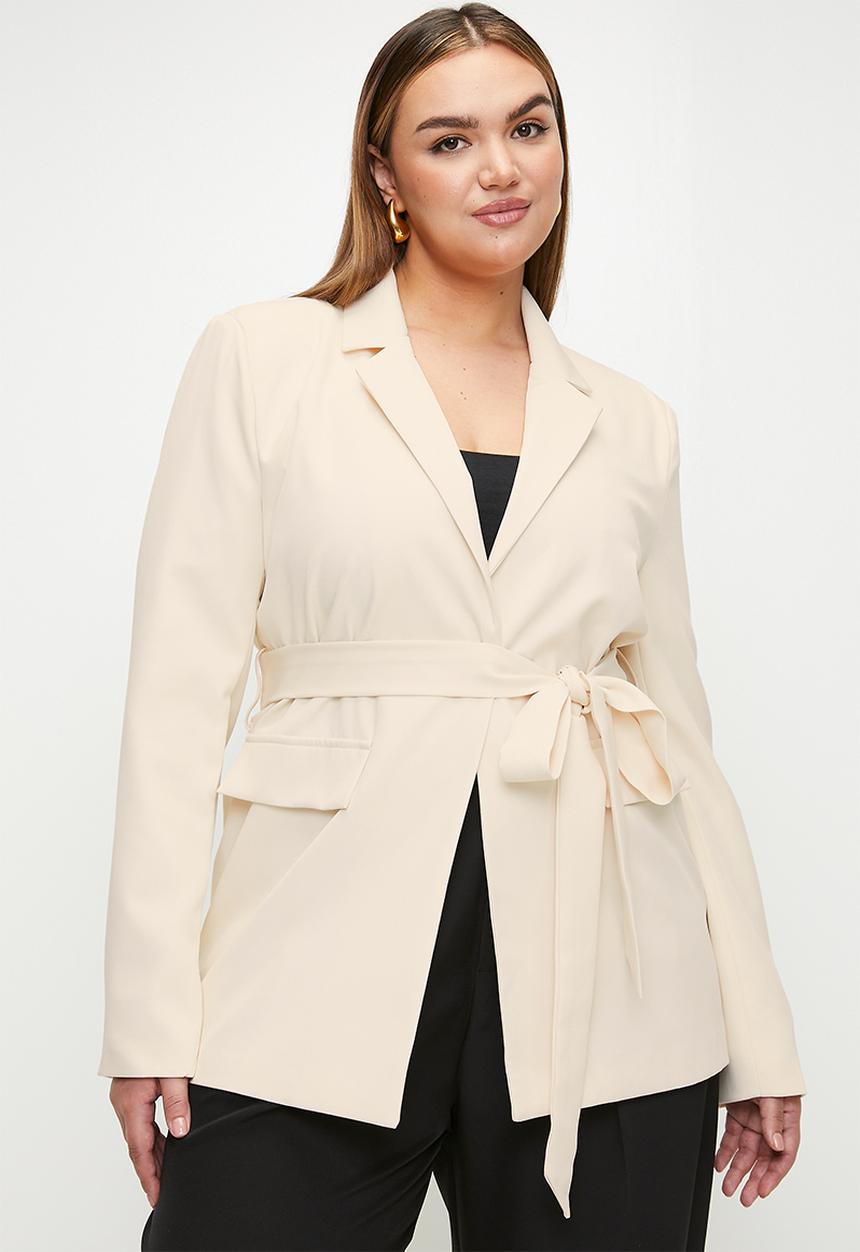 boohoo - Plus Obi tie waist tailored blazer - cream