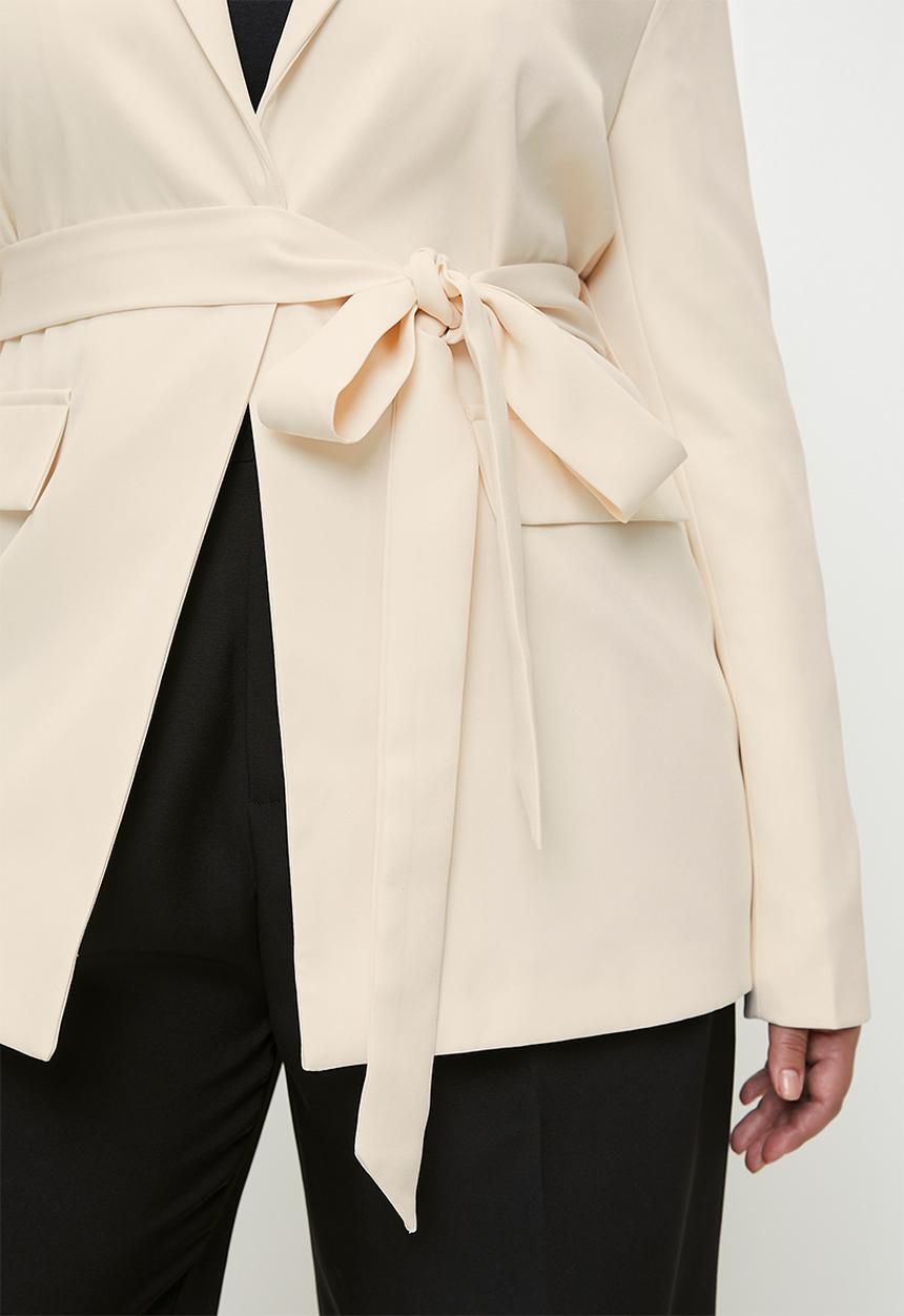 boohoo - Plus Obi tie waist tailored blazer - cream