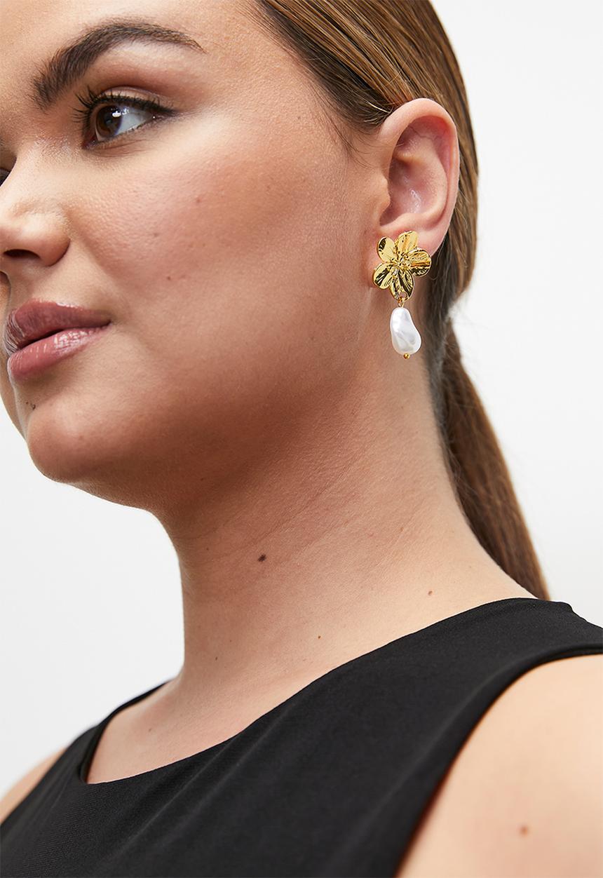 Tessa Design - Magnolia flower drop earring with irregular shaped pearl - gold
