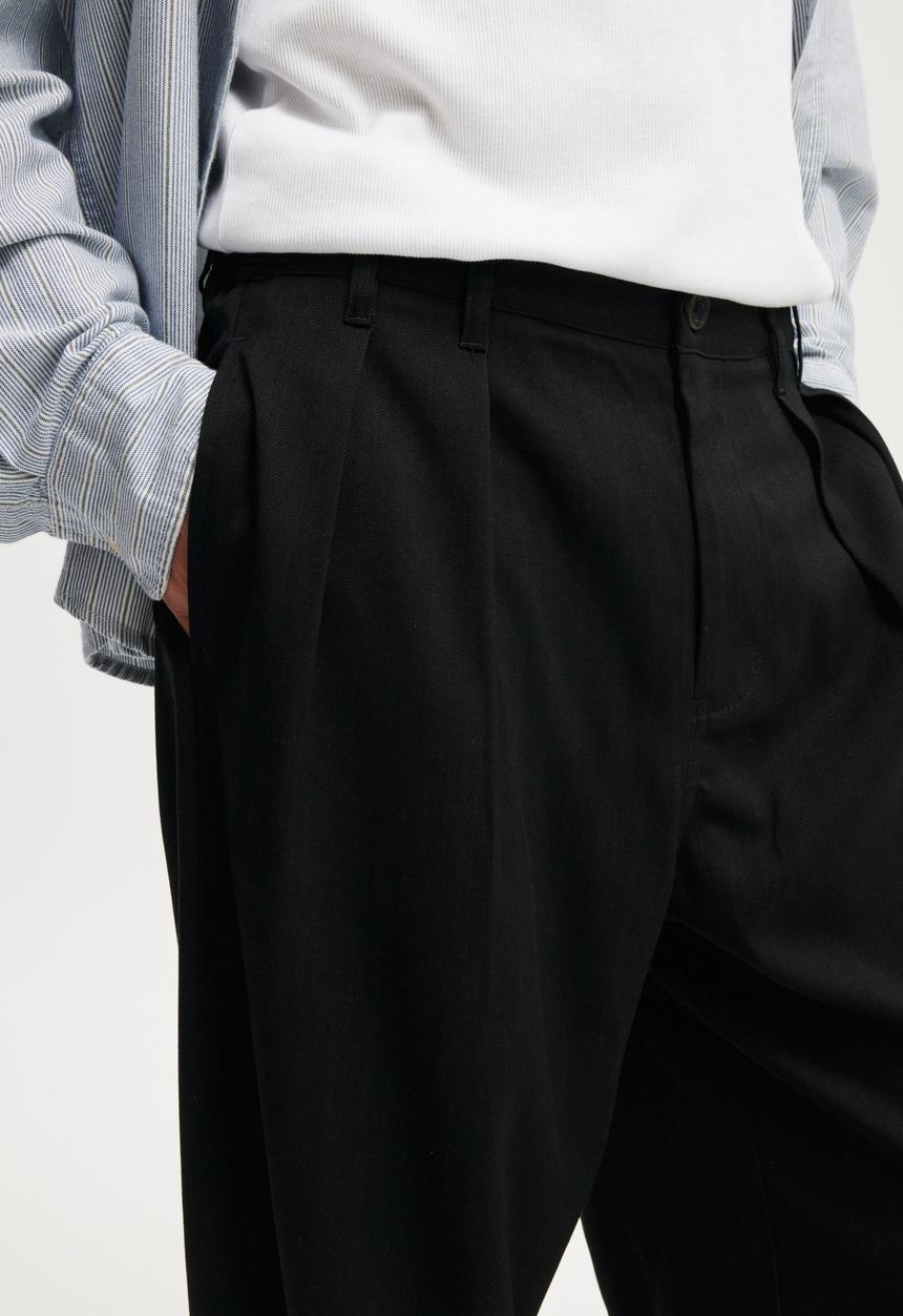 Cotton On - Super Baggy Pleated Pant - Black