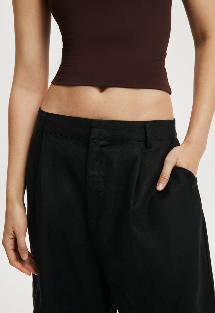 Cotton On - Luxe linen bermuda short - black