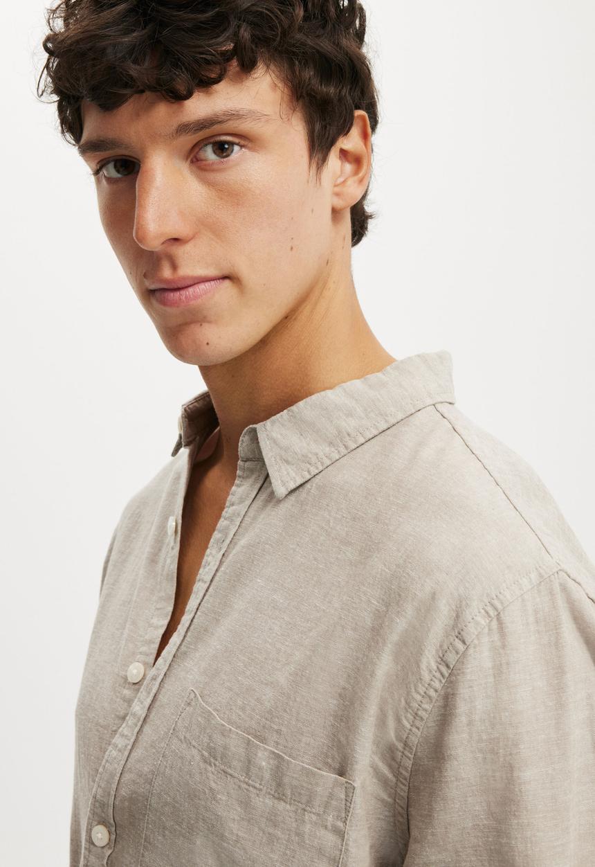 Cotton On - Luca Long Sleeve Shirt - Textured Oatmeal