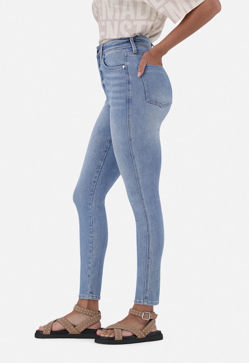 Steve Madden - Zoe Contour Curvy Mid Wash Skinny - Mid Blue