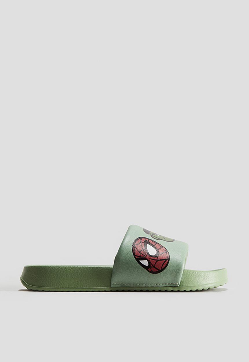 H&M - Pool shoes - green/marvel comics