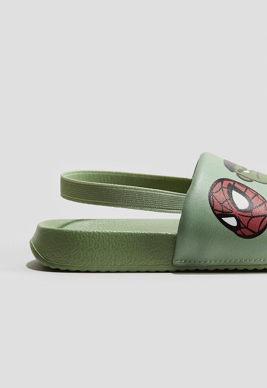 H&M - Pool shoes - green/marvel comics