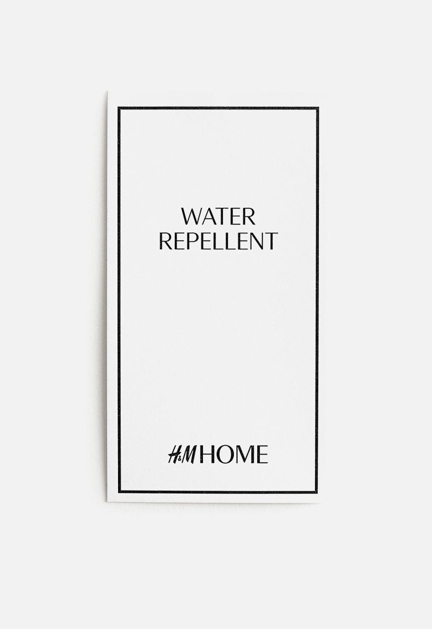 H&M - Water-repellent tablecloth - red flowers
