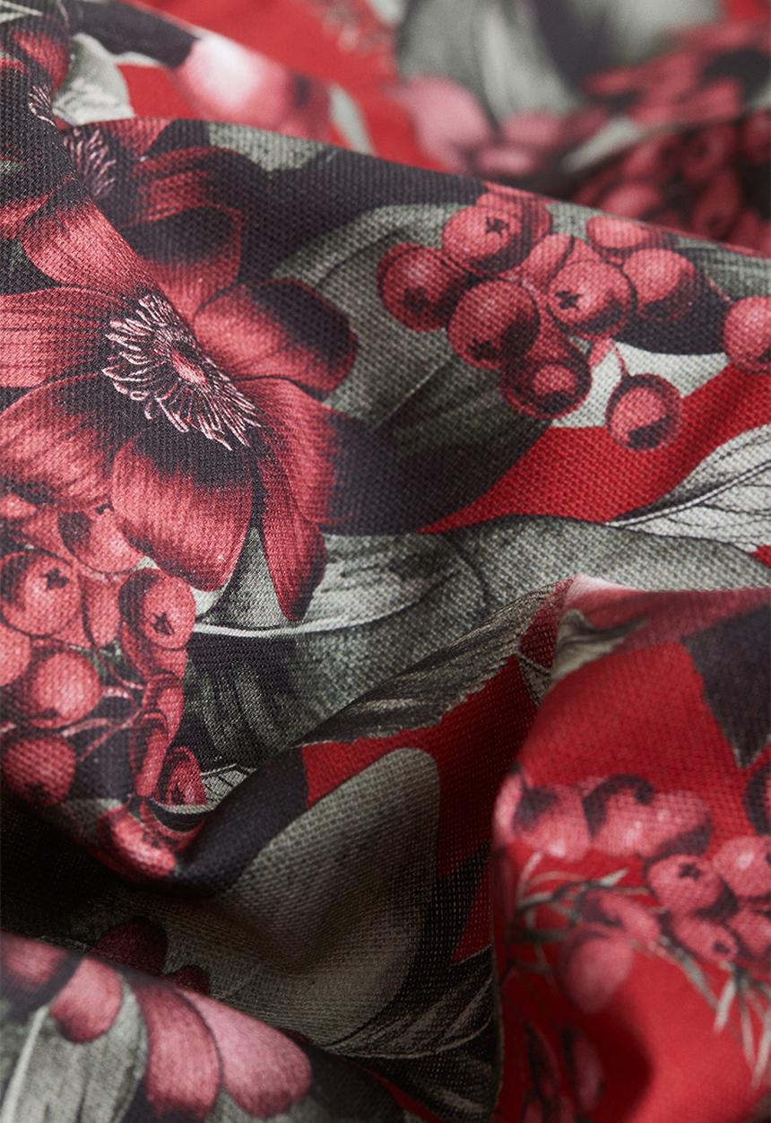 H&M - Water-repellent tablecloth - red flowers