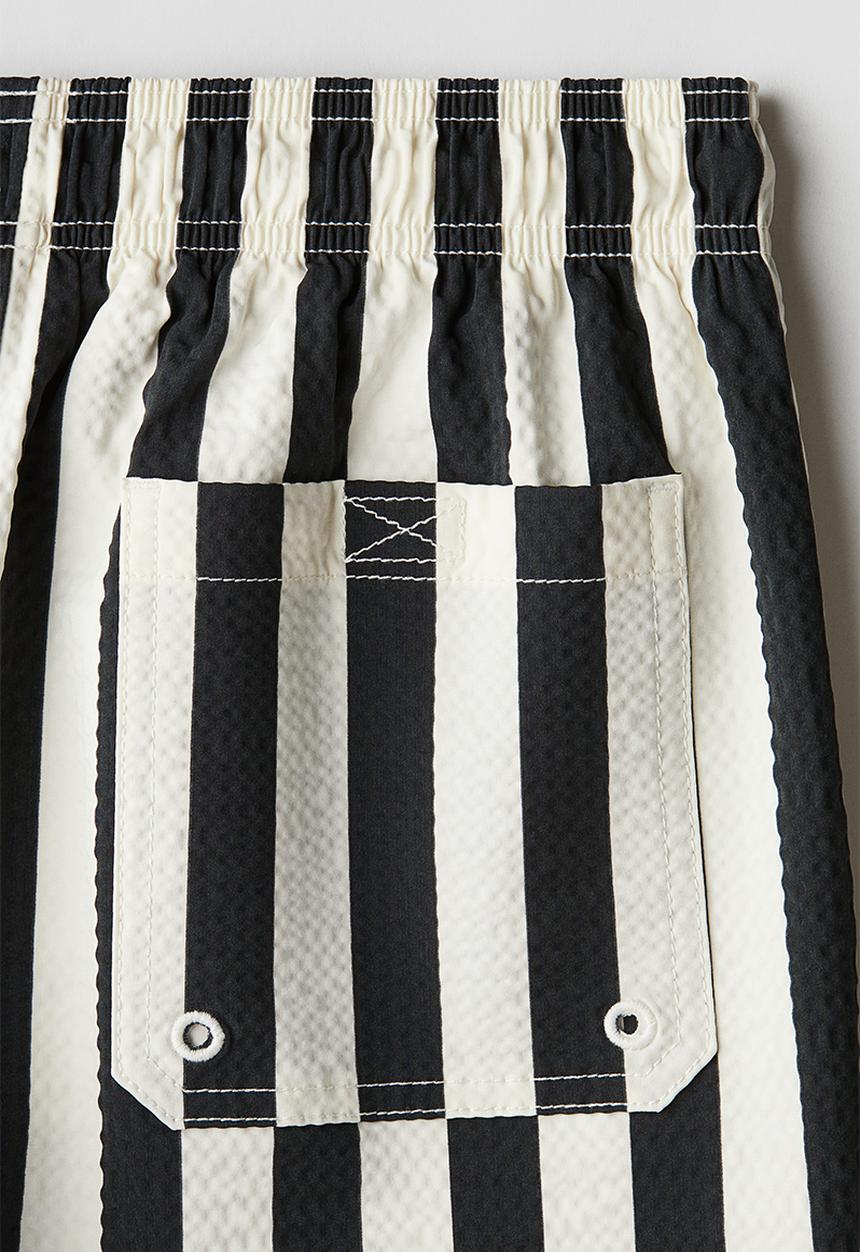 H&M - Seersucker swim shorts - black & white striped