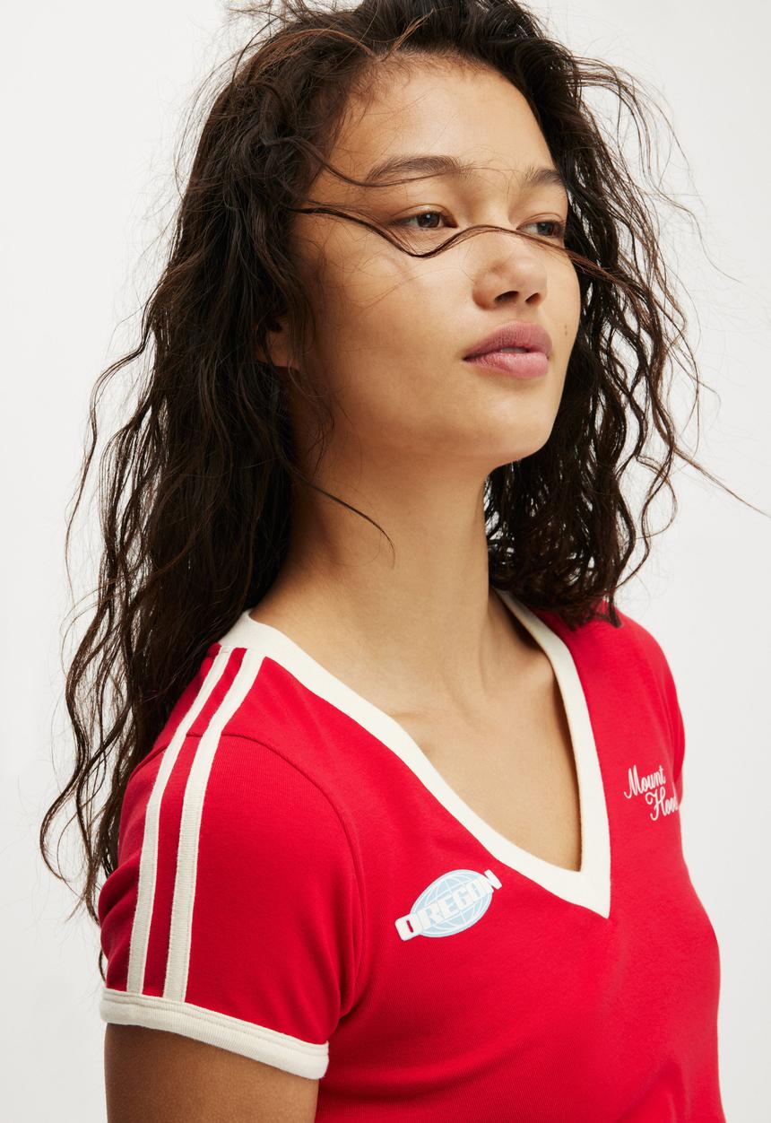 Cotton On - V neck retro baby graphic tee - oregon mount hood / crimson red