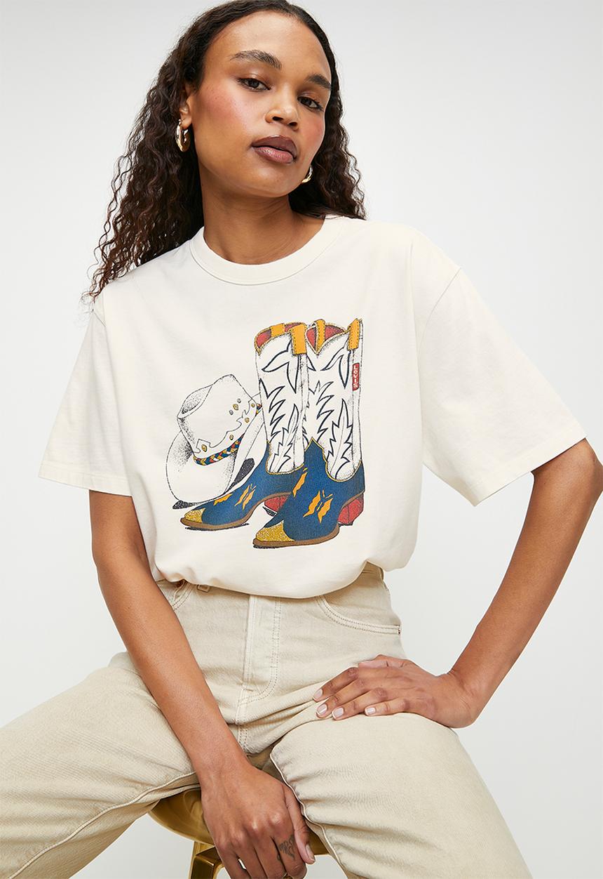Levi’s® - Gr tabor tee - cowboy boot and hat egret graphic	