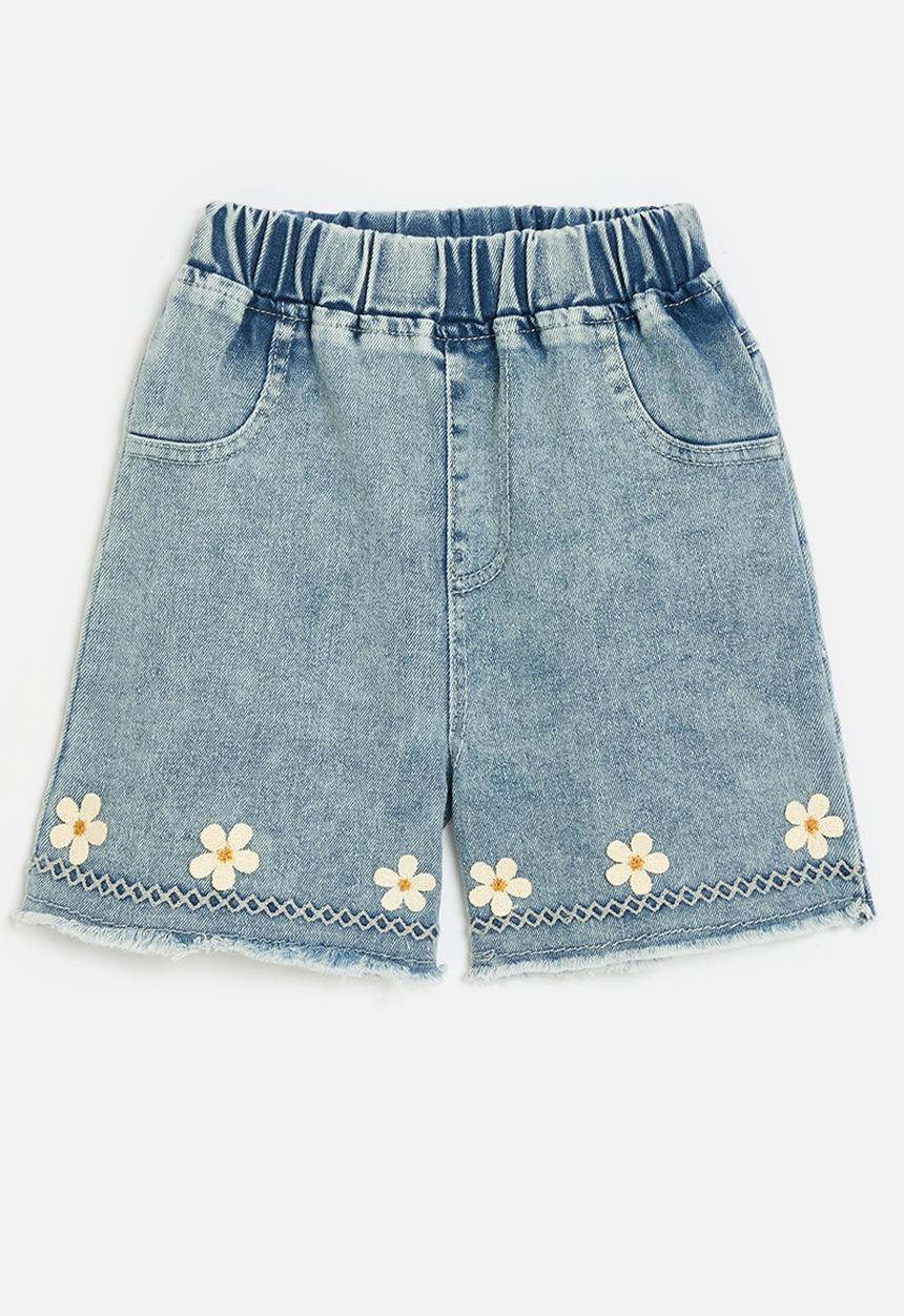 Pop Candy - Decorative stitched hem denim shorts with daisies - blue