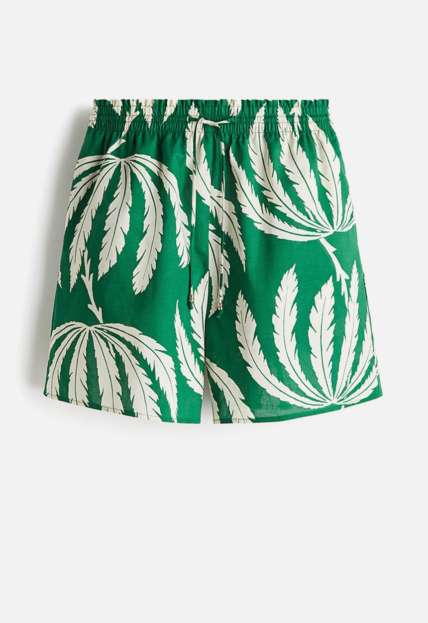 H&M - Printed drawstring shorts - green palm trees