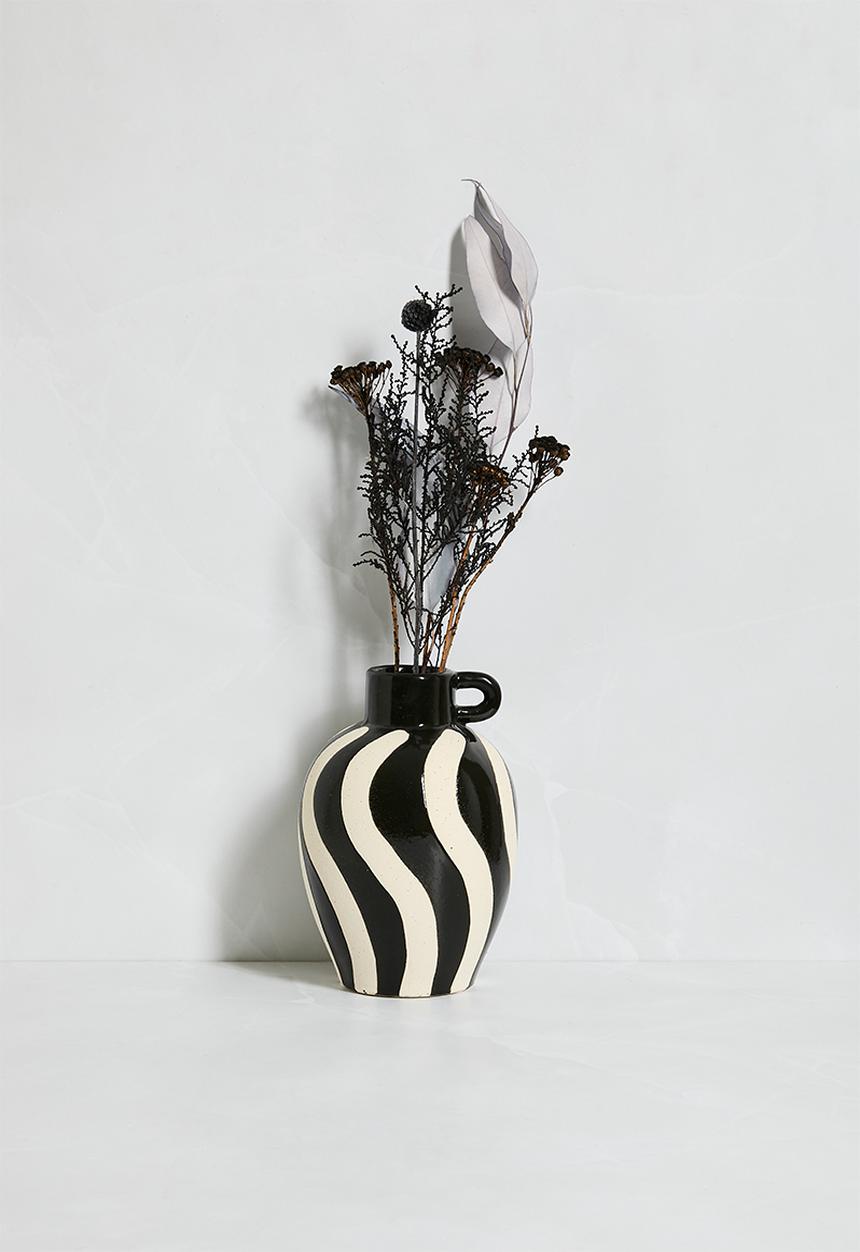 H&S - Ceramic Swirl Vase - Black & White