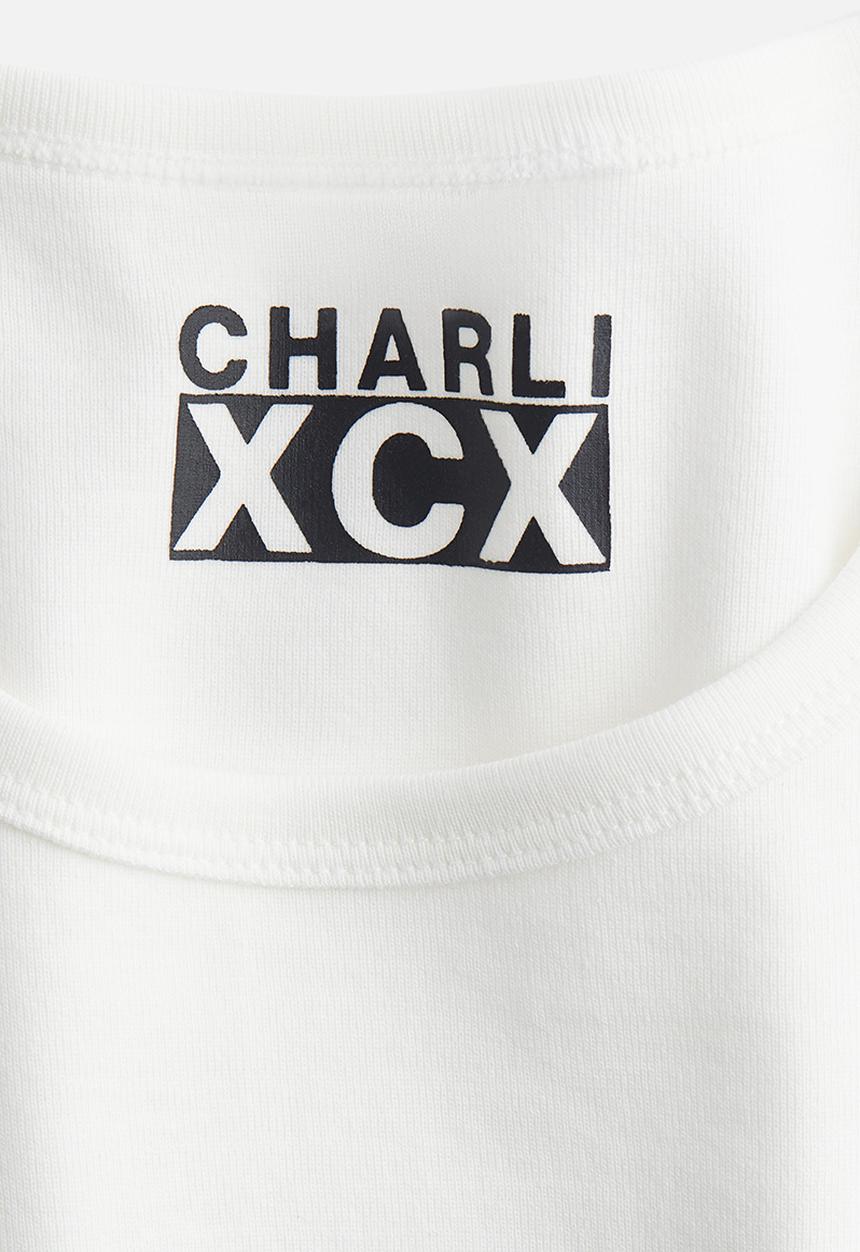 H&M - Printed t-shirt - white/charli xcx