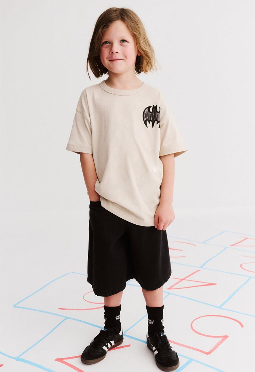 Cotton On - Licensed drop shoulder short sleeve tee - lcn wb rainy day/batman ready for action