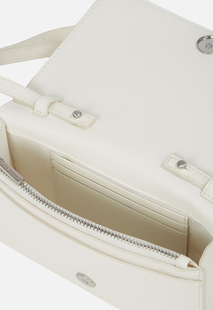 Calvin Klein - Hardware flap crossbody - chalk
