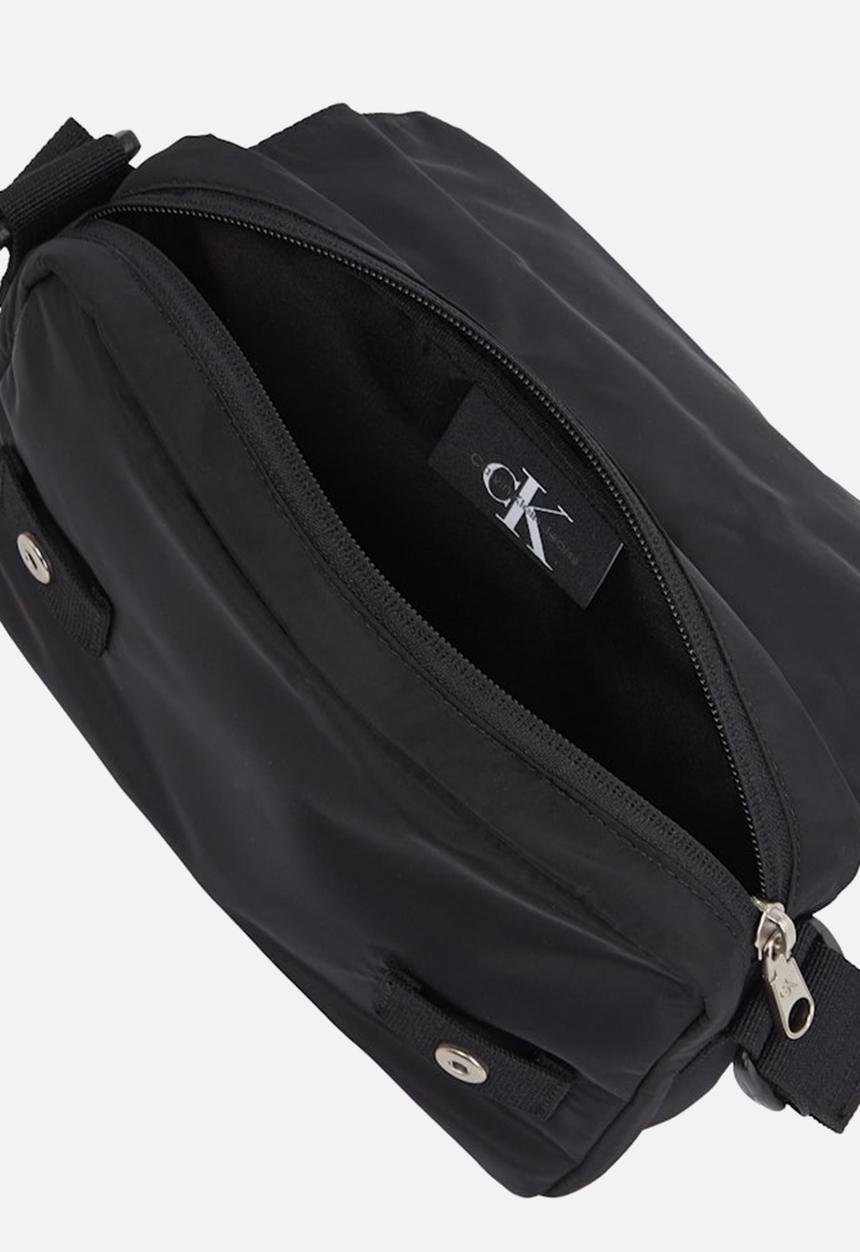 Calvin Klein - Sport Essentials Ut Flap Cb22 - Black