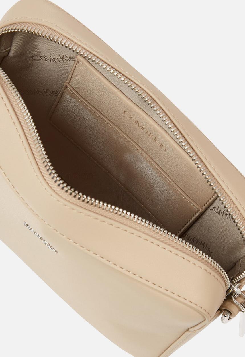 Calvin Klein - Ck must small camera bag- crockery