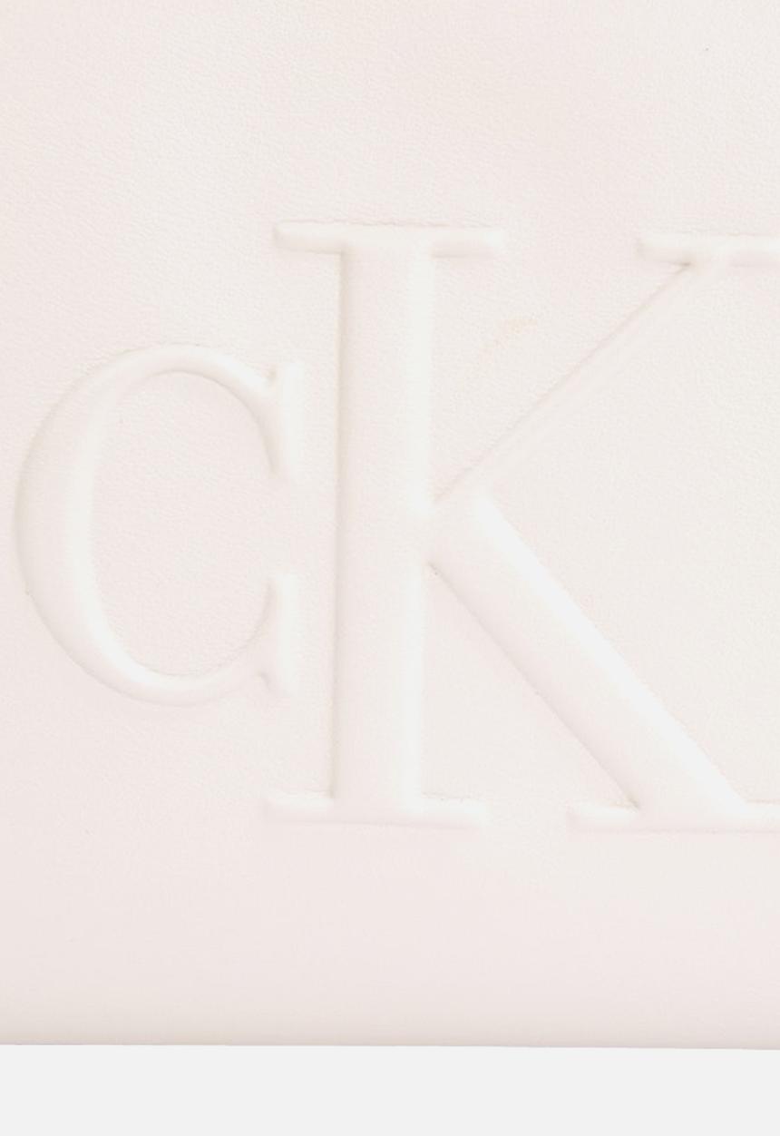 Calvin Klein - Sculpted ew camera bag20- wind chime